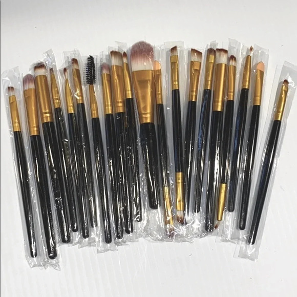 20 NEW MAKEUP BRUSHES GIFT BLACK GOLD WEDDING BRIDESMAIDS GIFT - Picture 1 of 6